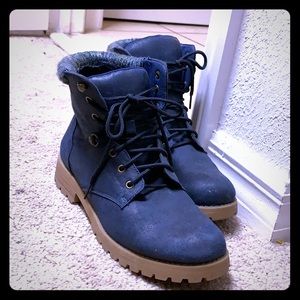 Women’s navy blue ankle combat boots size 9